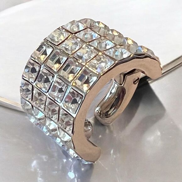 Elegant FENDI Silver Crystal Ear Cuff - Picture 1 of 7